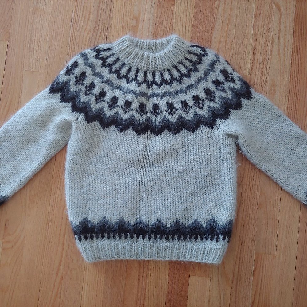 Hilda LTD Lambs Wool Sweater Iceland MEDIUM Womens